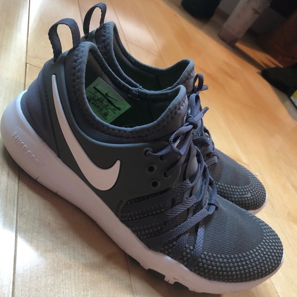 Nike Shoes - Nike Free TR 7